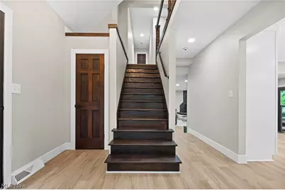 2203 S Medina Line Road, Wadsworth, OH 44281 - Photo 6