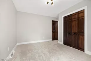 2203 S Medina Line Rd, Wadsworth, OH 44281 - Photo 28