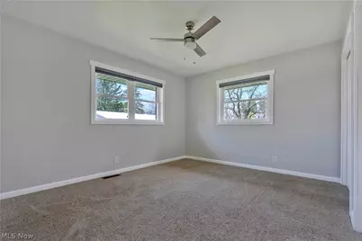 300 Homeworth Road, Alliance, OH 44601 - Photo 18
