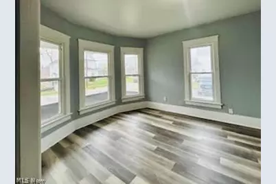 241 5th Street NW, Barberton, OH 44203 - Photo 4