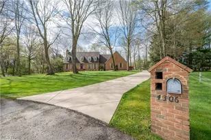 4306 Janell Ct, Canfield, OH 44406 - Photo 4