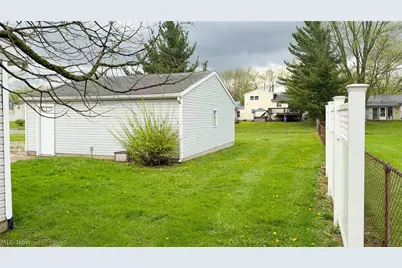9841 Green Drive, Windham, OH 44288 - Photo 6