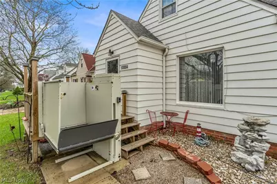 13004 Rockside Road, Garfield Heights, OH 44125 - Photo 24