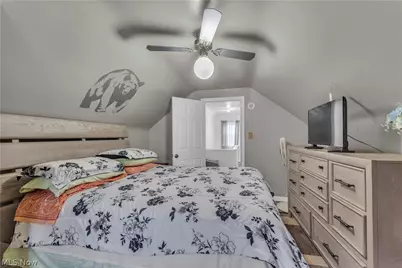 13004 Rockside Road, Garfield Heights, OH 44125 - Photo 16
