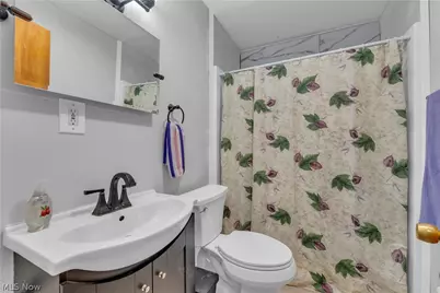 13004 Rockside Road, Garfield Heights, OH 44125 - Photo 8