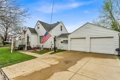 13004 Rockside Road, Garfield Heights, OH 44125 - Photo 4