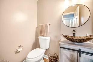 7390 Creekwood Dr, North Royalton, OH 44133 - Photo 12
