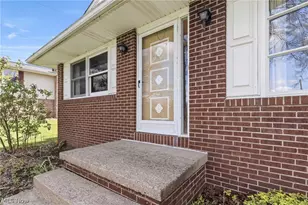 2430 Easton St NE, Canton, OH 44721 - Photo 6