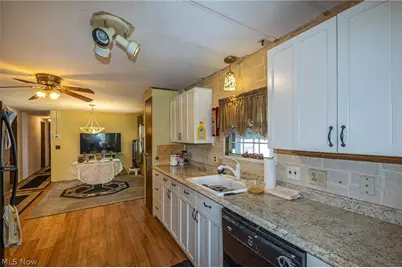 16 Grand Boulevard, Olmsted Twp, OH 44138 - Photo 8