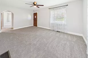2702 Cleveland Ave, Parkersburg, WV 26104 - Photo 2