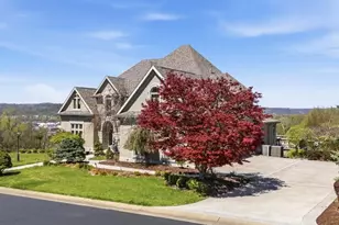 31 Wyndmere, Vienna, WV 26105 - Photo 2