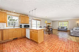 249 Waverly Ave, Wadsworth, OH 44281 - Photo 8