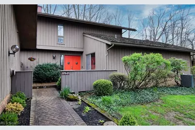 570-21 Russet Woods Lane, Aurora, OH 44202 - Photo 2