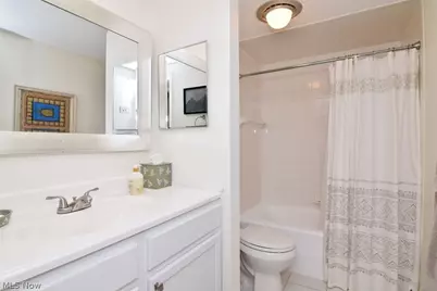 570-21 Russet Woods Lane, Aurora, OH 44202 - Photo 8