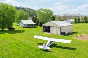 297 Hales Landing, Elizabeth, WV 26143 - Photo 2