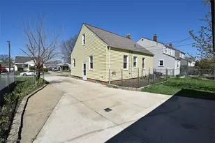 2929 Commonwealth Dr, Parma, OH 44134 - Photo 8