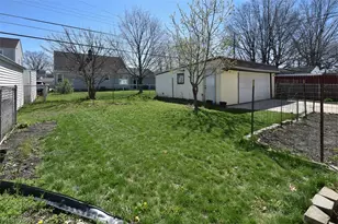 2929 Commonwealth Dr, Parma, OH 44134 - Photo 10