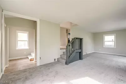 15413 Raymond Street, Maple Heights, OH 44137 - Photo 16