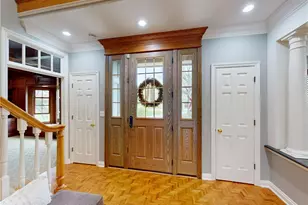 11205 Hampton Ridge Dr, Chardon, OH 44024 - Photo 2