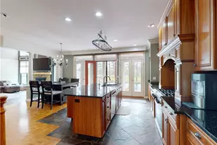 11205 Hampton Ridge Dr, Chardon, OH 44024 - Photo 12