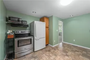 10716 Green Rd, Wakeman, OH 44889 - Photo 12