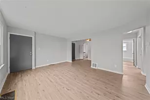 2432 21st St, Cuyahoga Falls, OH 44223 - Photo 6