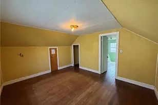 131 E 200th St, Euclid, OH 44119 - Photo 26