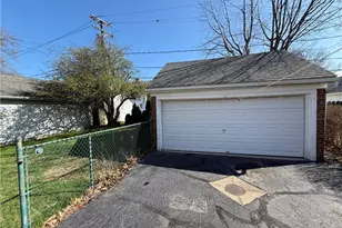 131 E 200th St, Euclid, OH 44119 - Photo 40