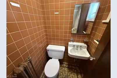 131 E 200th Street, Euclid, OH 44119 - Photo 32