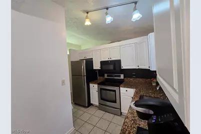 355 Village Pointe Drive #F, Akron, OH 44313 - Photo 10