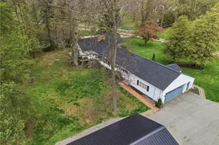 905 Mohawk Trail SW, Hartville, OH 44632 - Photo 2