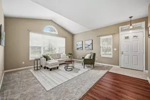 5 Hunters Woods Blvd, Canfield, OH 44406 - Photo 10