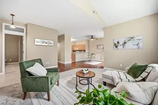 5 Hunters Woods Blvd, Canfield, OH 44406 - Photo 12