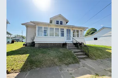422 McKinley Avenue, Newcomerstown, OH 43832 - Photo 2