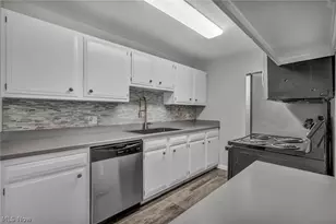 8583 N Akins Rd, North Royalton, OH 44133 - Photo 16