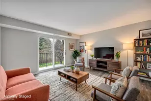 8583 N Akins Rd, North Royalton, OH 44133 - Photo 6