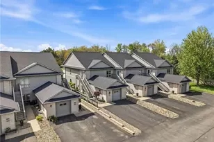 506 Milton Commons Blvd, Lake Milton, OH 44429 - Photo 2
