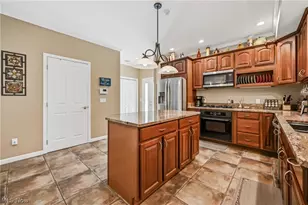 506 Milton Commons Blvd, Lake Milton, OH 44429 - Photo 4