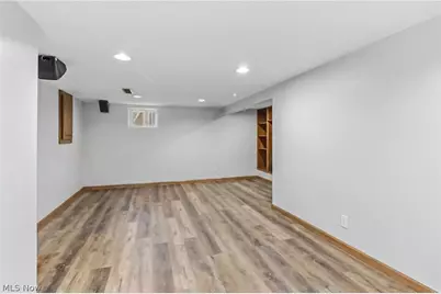 330 N Hawkins Avenue, Akron, OH 44313 - Photo 24