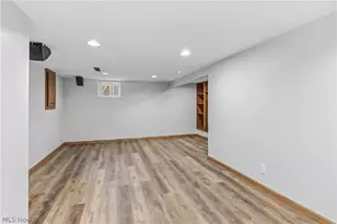 330 N Hawkins Ave, Akron, OH 44313 - Photo 24