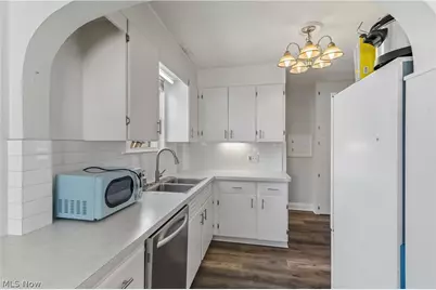 330 N Hawkins Avenue, Akron, OH 44313 - Photo 14