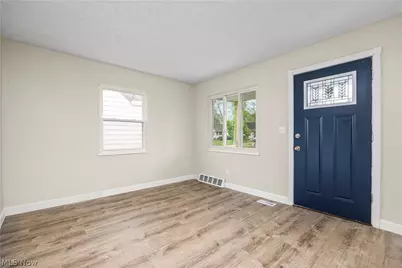 624 Eastern Heights Boulevard, Elyria, OH 44035 - Photo 6