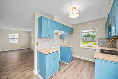 624 Eastern Heights Boulevard, Elyria, OH 44035 - Photo 12