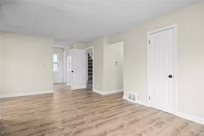 624 Eastern Heights Boulevard, Elyria, OH 44035 - Photo 8