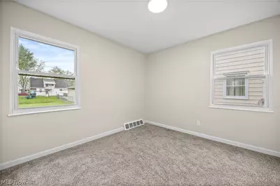 624 Eastern Heights Boulevard, Elyria, OH 44035 - Photo 20