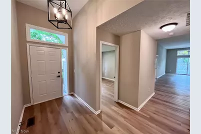 117 Ambleside Way, Amherst, OH 44001 - Photo 4