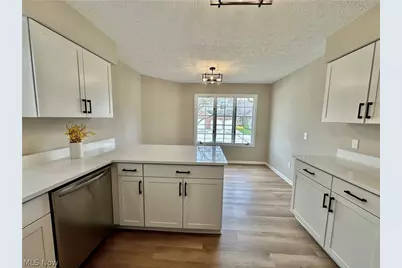117 Ambleside Way, Amherst, OH 44001 - Photo 6