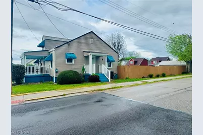 711 Victoria Avenue, Williamstown, WV 26187 - Photo 2