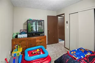 1392 Homestead Dr, East Liverpool, OH 43920 - Photo 12