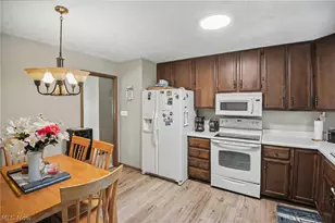 1392 Homestead Dr, East Liverpool, OH 43920 - Photo 6